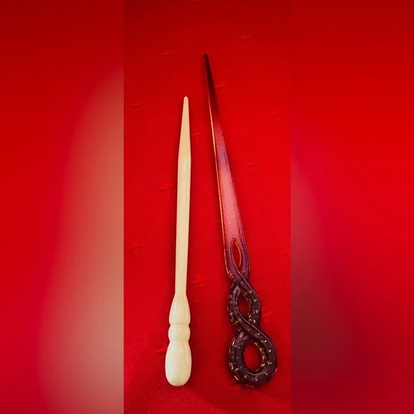 Vintage Hair Stick Set in Brown and Cream - Picture 3 of 4